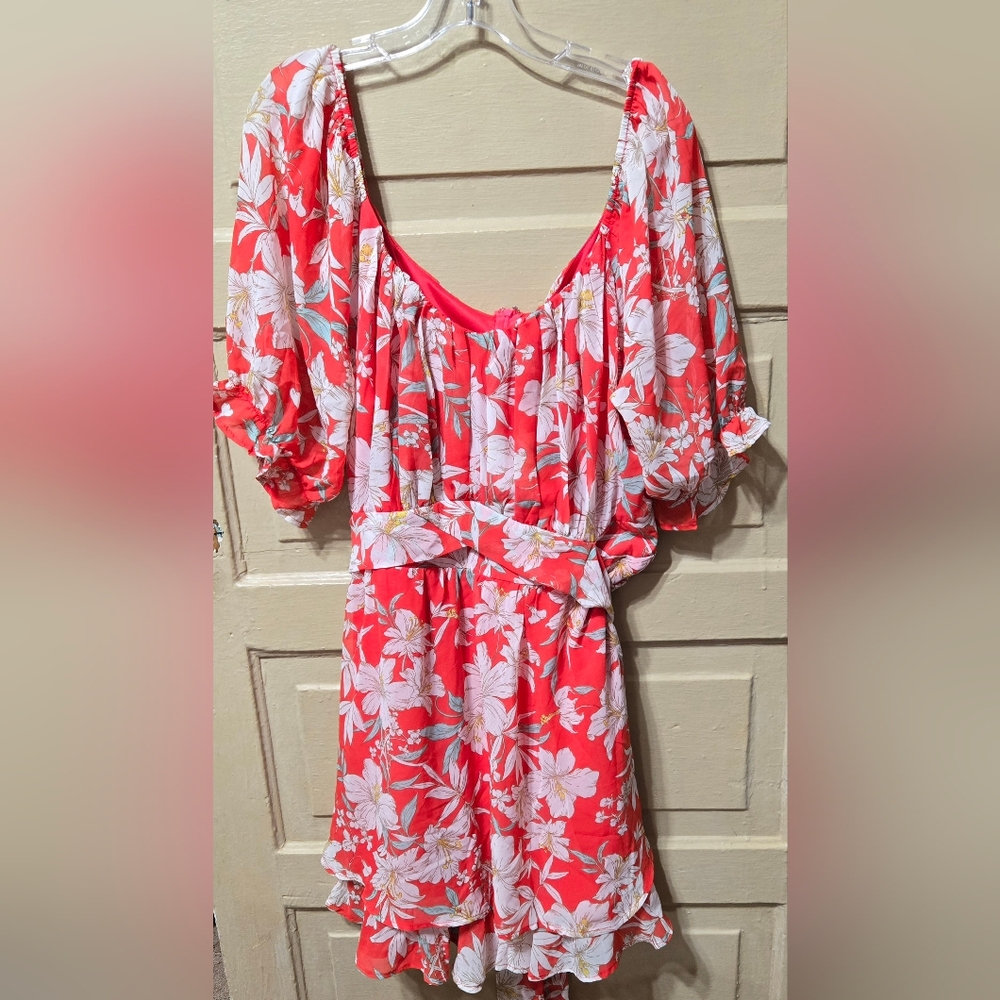 Find Me Red White Tropical Floral Puff Sleeve Romper NWT Size: 3X